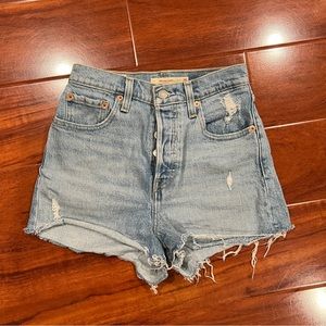 Levi’s ribcage shorts